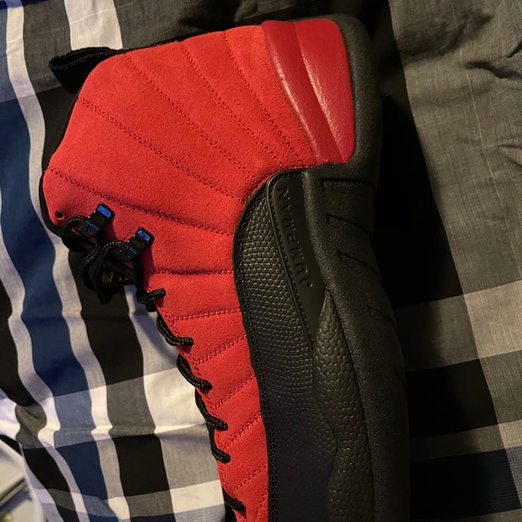 Jordan 12 Reverse flu games - Picture 8 of 13